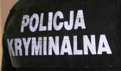 czarna koszulka z napisem policja kryminalna